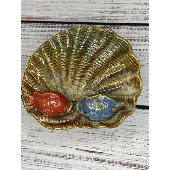 Glazed Ceramic Fish and Sea Shell Pedestal Soap Dish Stand - Picture 9 of 13